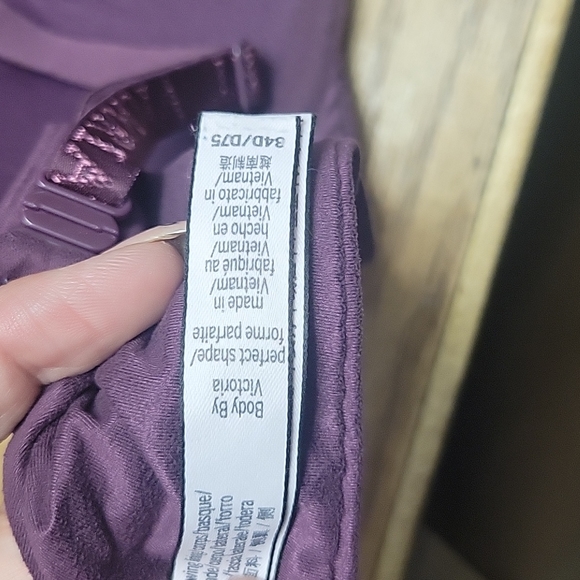 Victoria Secret Push Up Bra - Picture 2 of 3